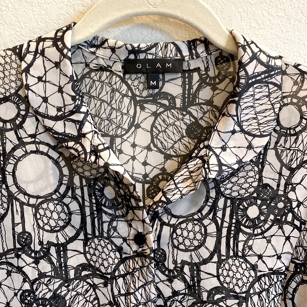 GLAM PRINT BLOUSE - Picture 2 of 3